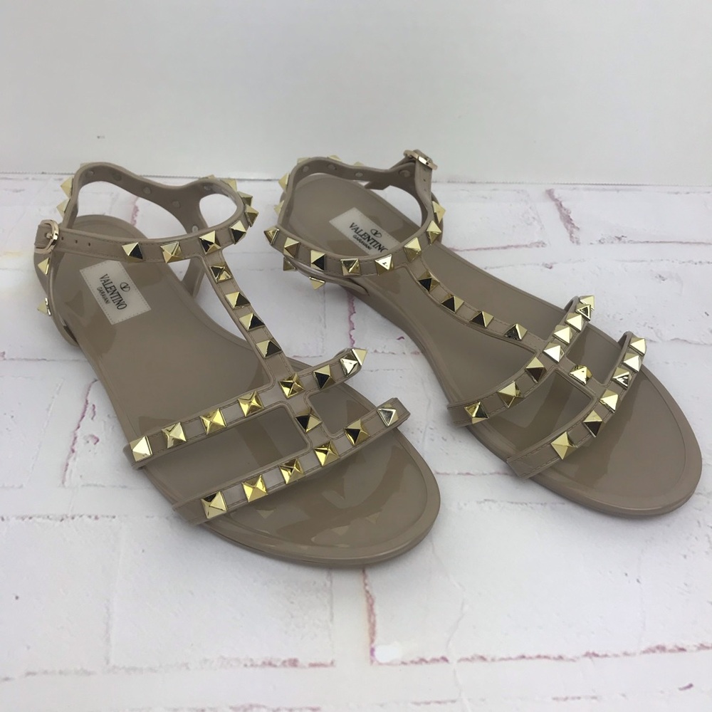 Valentino Nude Rockstud T-Strap Flat Sandals size 40